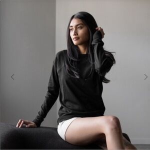LUNYA Organic Pima Cotton Crewneck Long Sleeve Top Black Pullover Womens Large